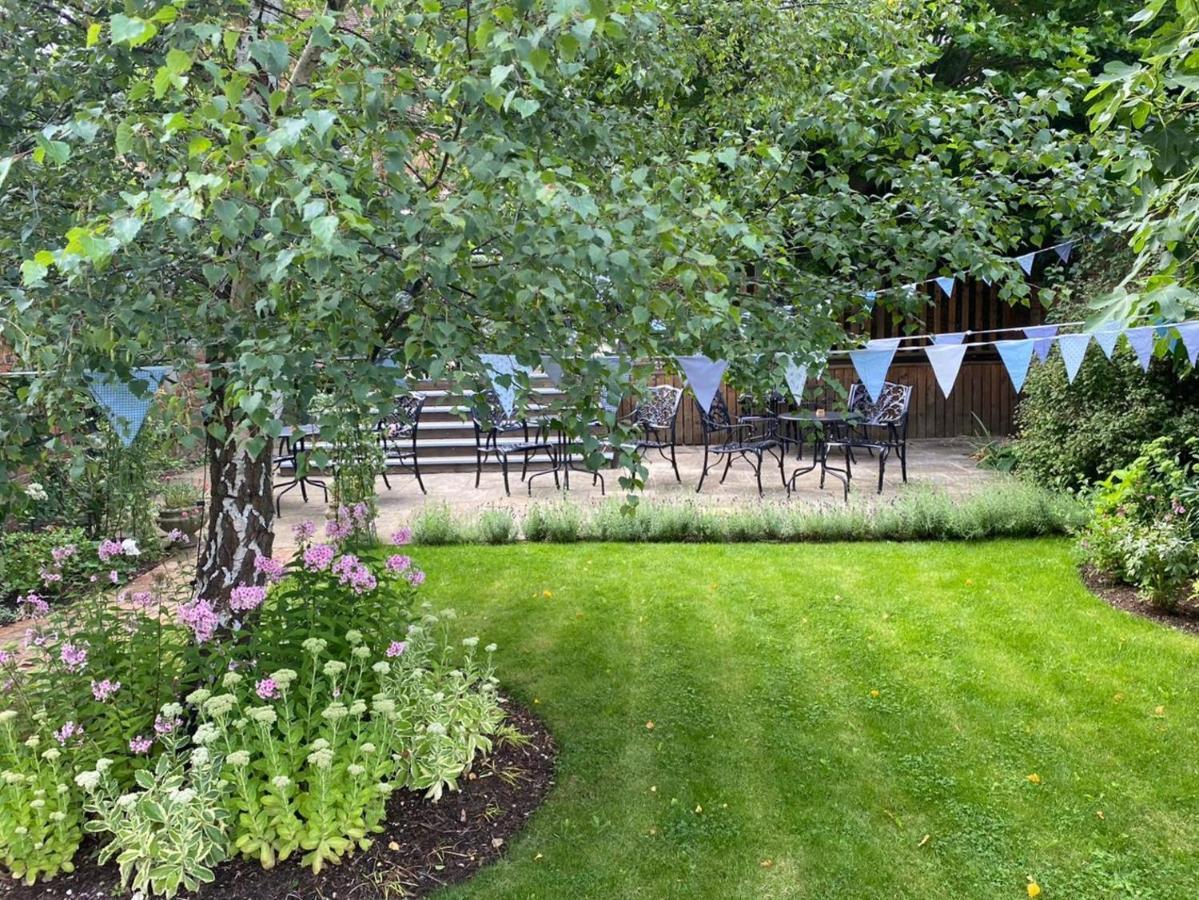 Stoneleigh House Boutique Hotel Buckingham Exterior photo