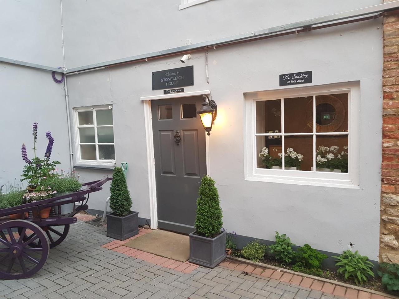 Stoneleigh House Boutique Hotel Buckingham Exterior photo